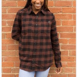 Known Supply flannel in heavy weight plum and black check small